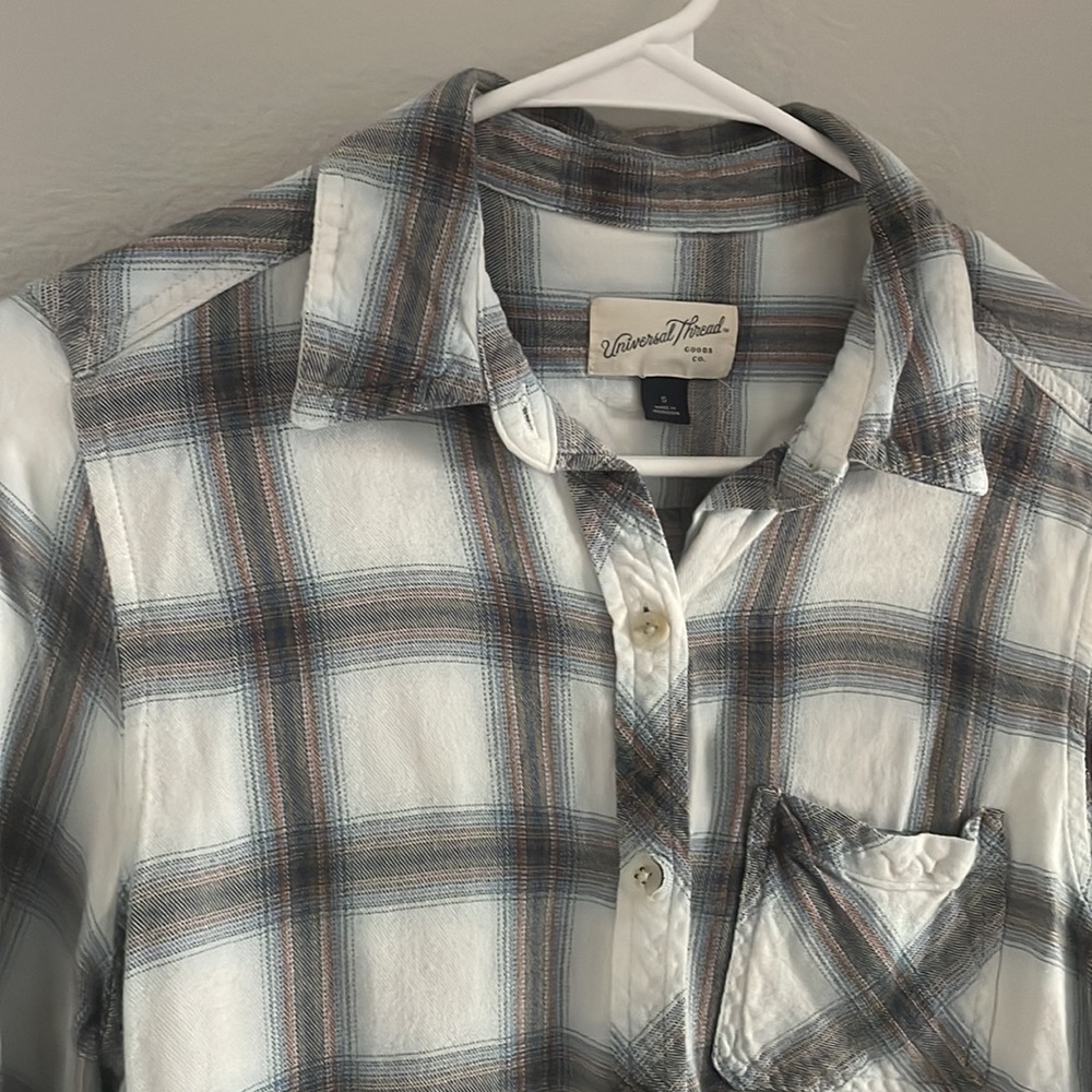 Universal Thread Flannel - Picture 2 of 6